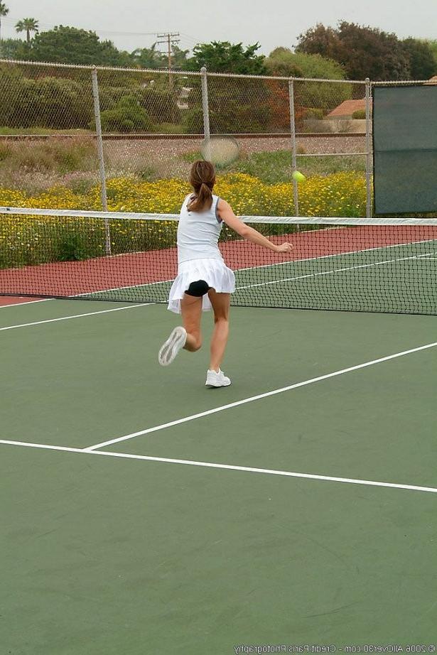 16P sexy athletic housewife playing some naked tennis