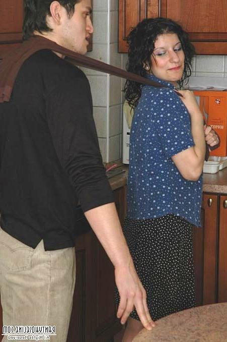19P Hot brunette housewife in pantyhose gets fucked on kitchen
