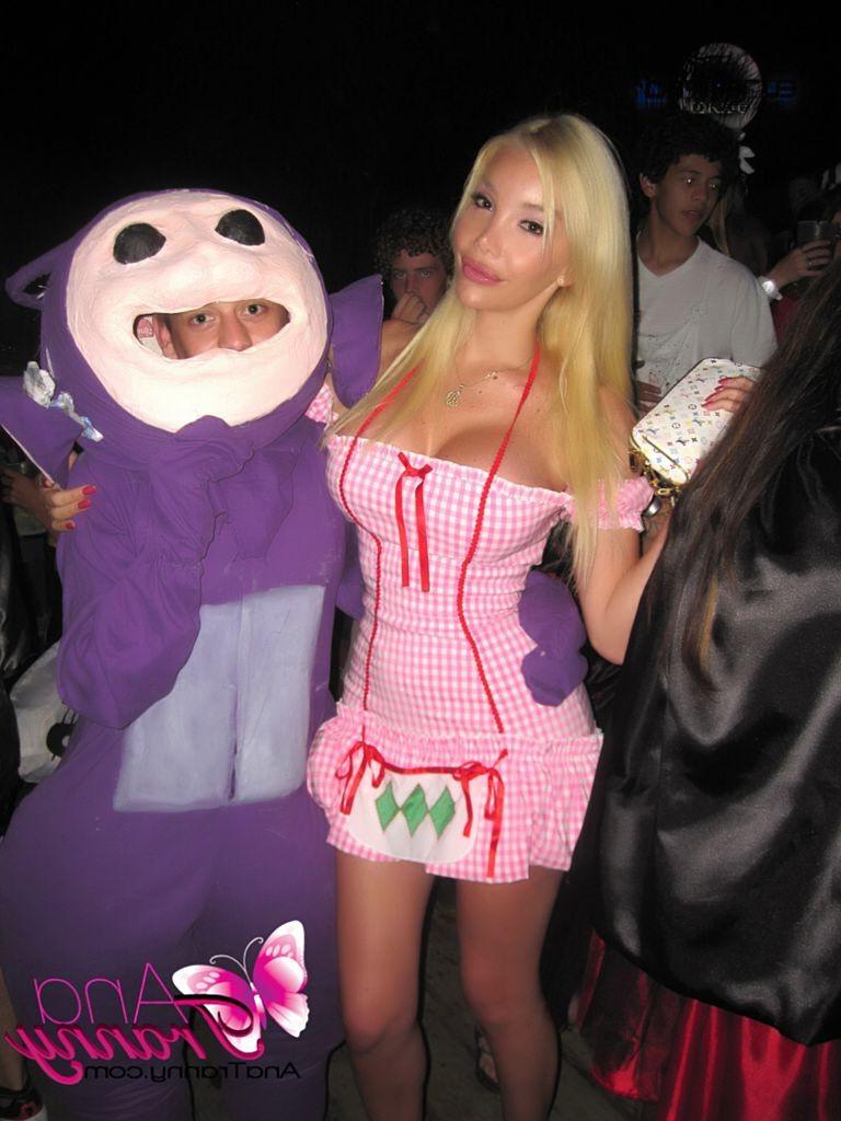 12P Ana Tranny fawned over in her sexy halloween costume