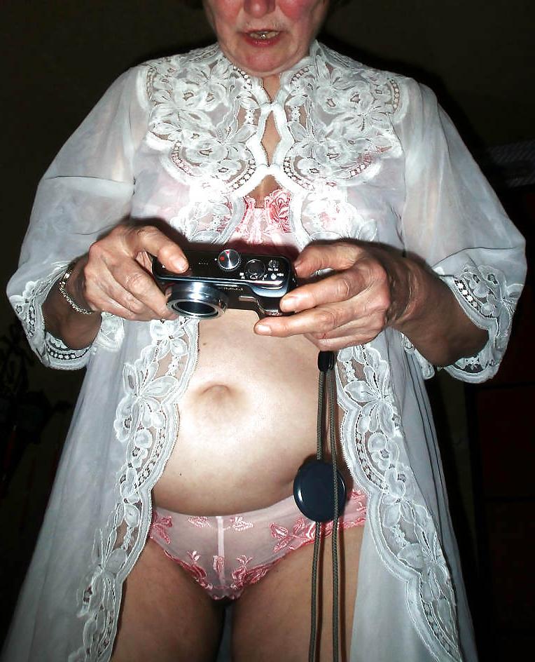8P My Shy Wife -Teasing me