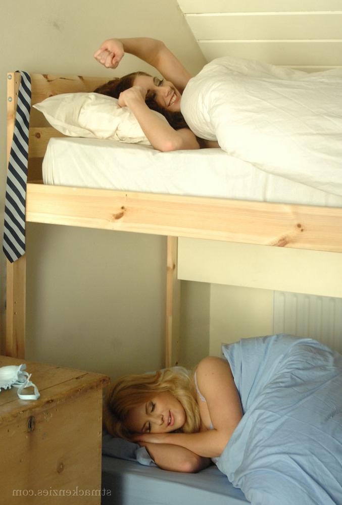 15P Teen girls try lesbo fun in dorm