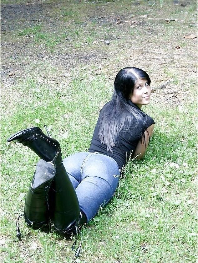 25P Some more nice girls in shorts and jeans