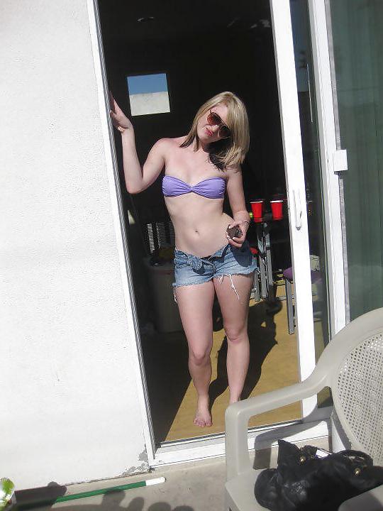 25P Some more nice girls in shorts and jeans