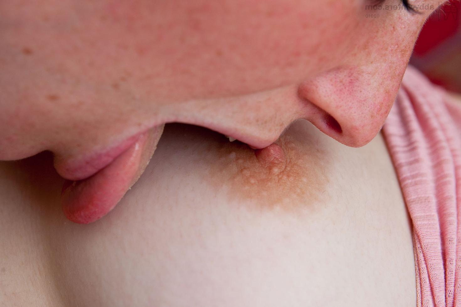 16P Australian amateur lesbians make passionate love