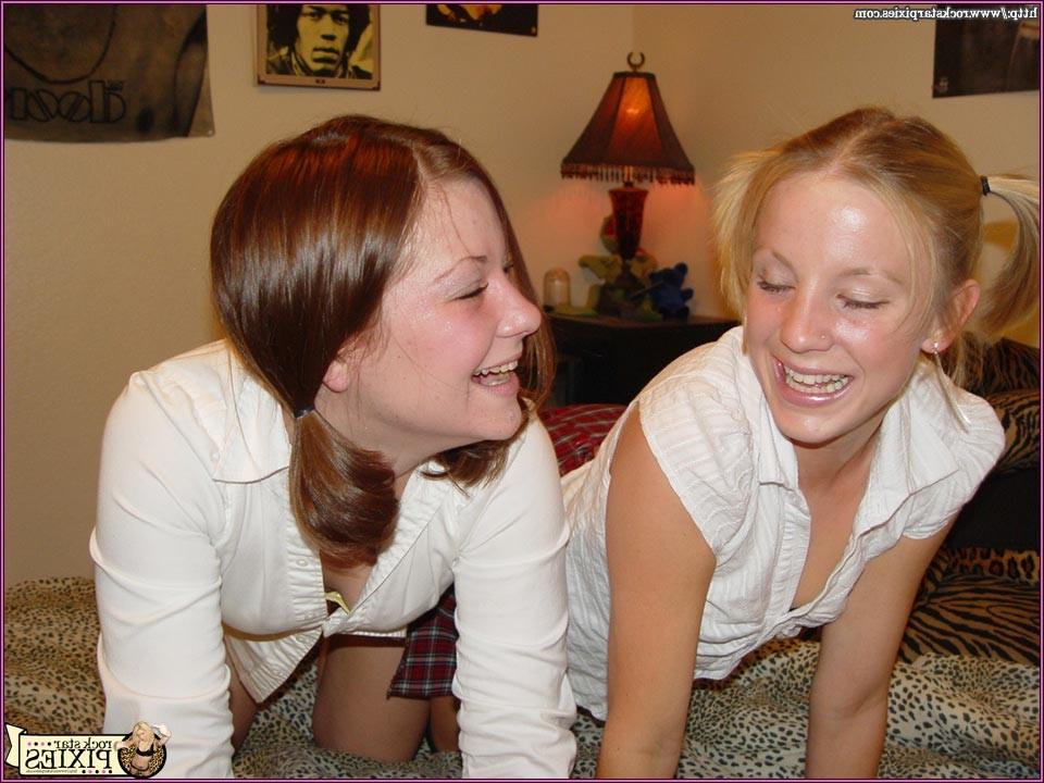 16P two lesbo schoolgirls