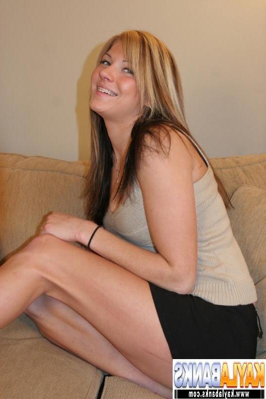 16P Kayla Banks strips down and shows off her perfect body