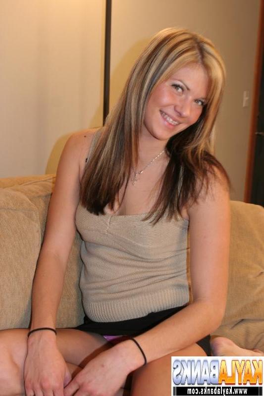 16P Kayla Banks strips down and shows off her perfect body
