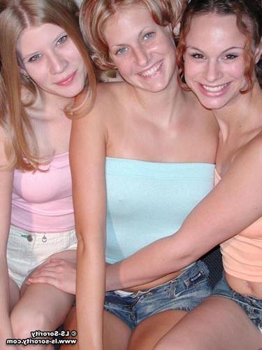 16P Three sweeties in college dorm fun