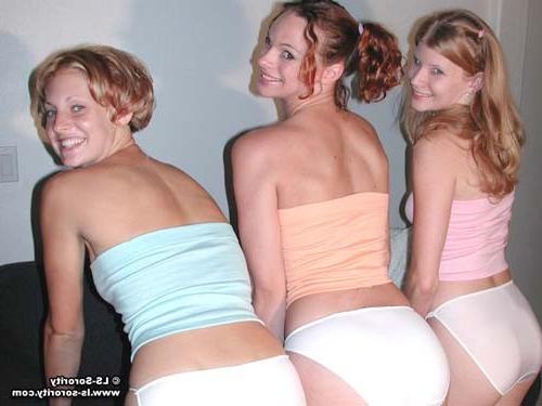 16P Three sweeties in college dorm fun
