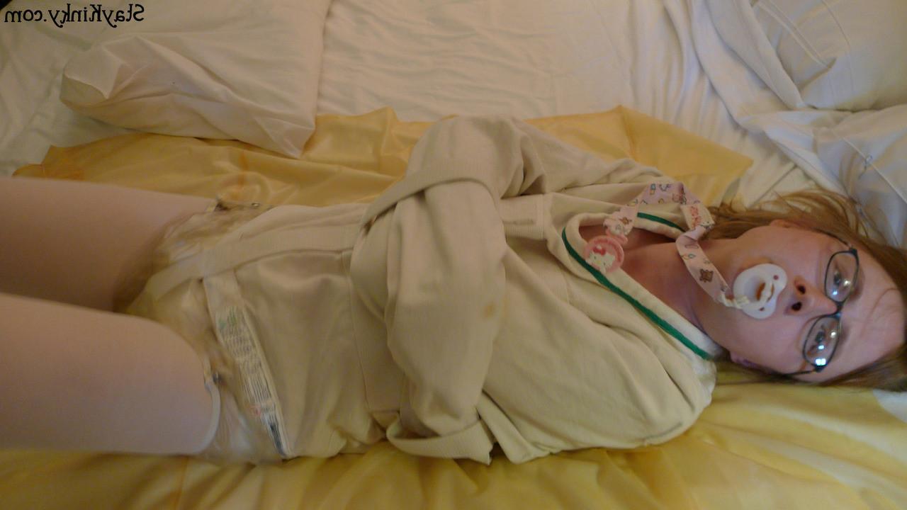 10P Fetish shemale in diapers
