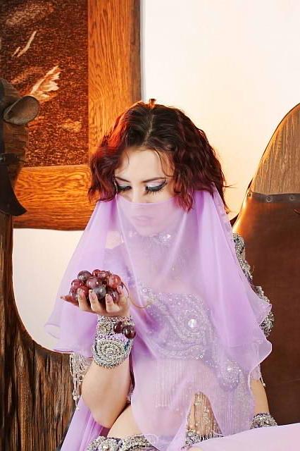 20P redhead belly dancer