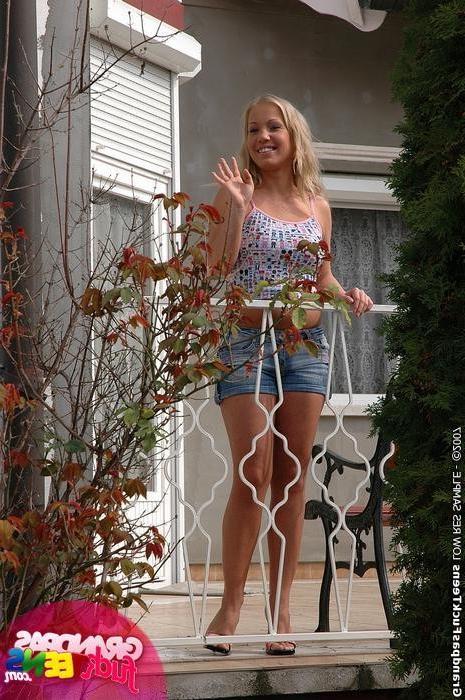 20P Beautiful teenager gets fucked by a lucky old man