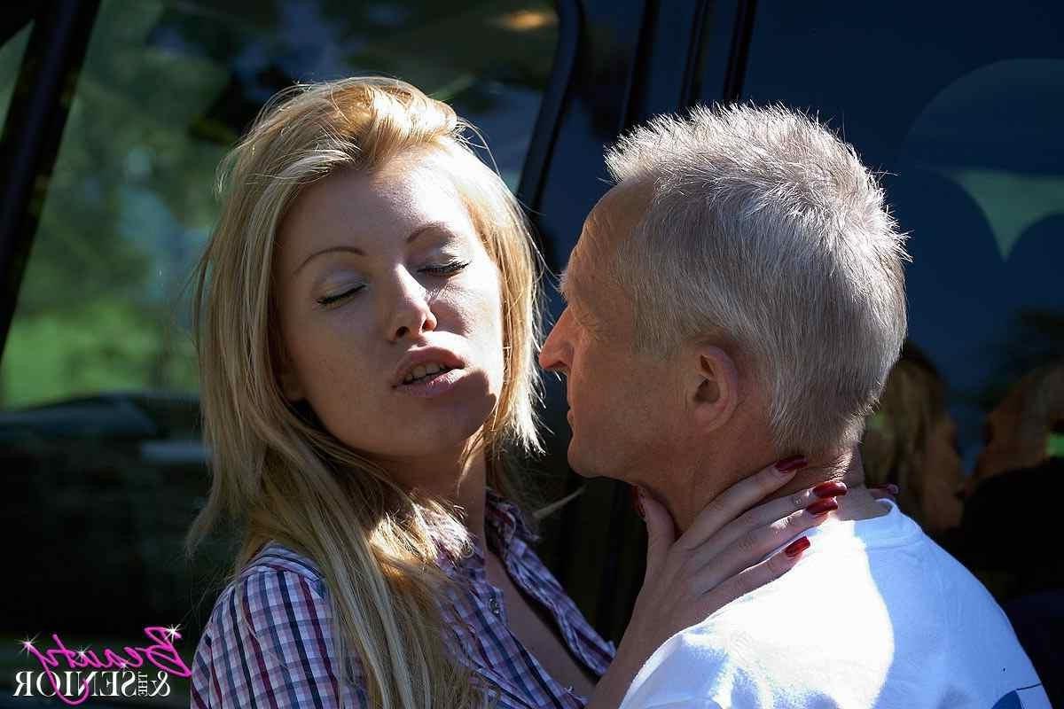 15P Old man gets lucky with a young babe