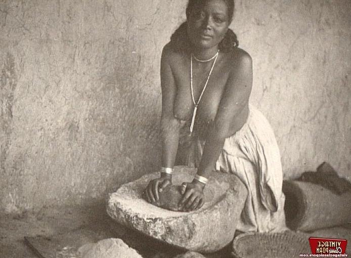 12P Vintage black babes from all over the world posing nude