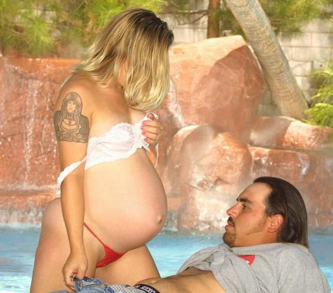 16P Big tit and belly nude pregnant babe outdoor fuck