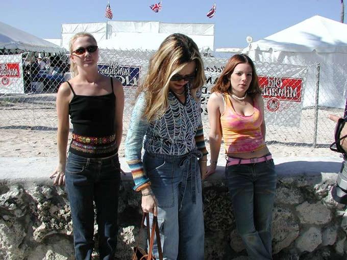 15P three amateur chicks fuck one lucky guy