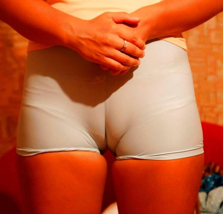 22P Sexy cameltoes