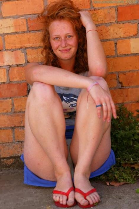 16P Ozzie Upskirt Redhead Big Hooters And Tight Panties