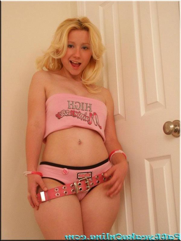 15P Tight pink panties make a little camel toe