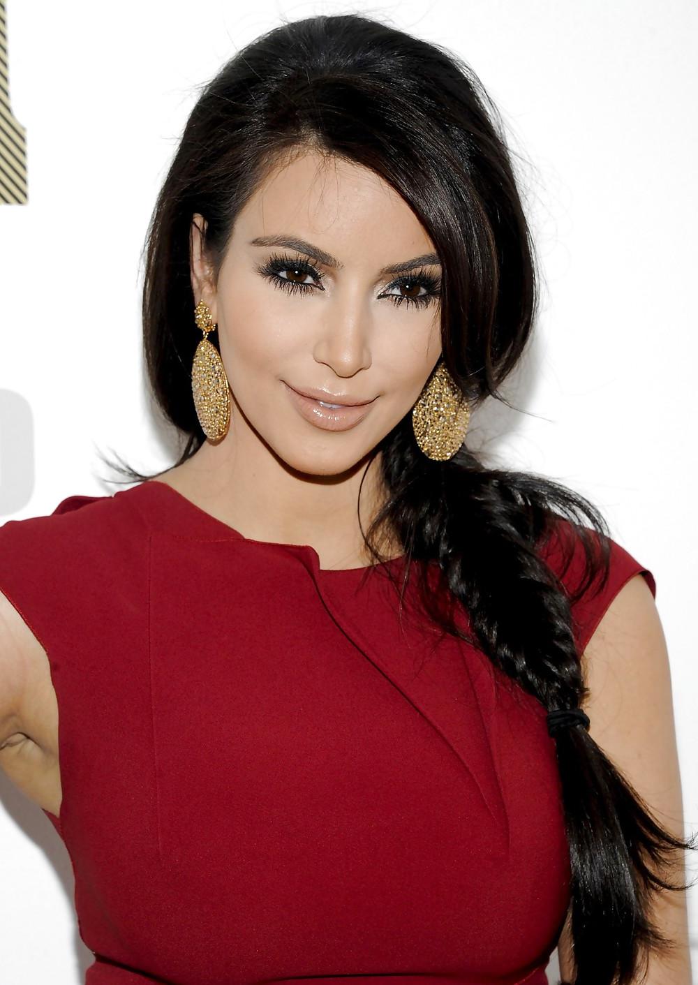 25P Kim Kardashian Game Changers Awards in New York