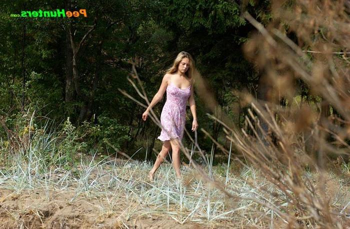 16P Bosomy blonde pleasure for a real piss hunter