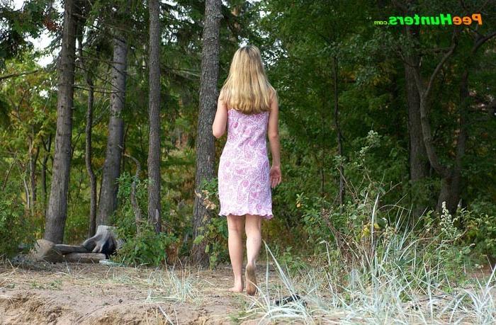 16P Bosomy blonde pleasure for a real piss hunter