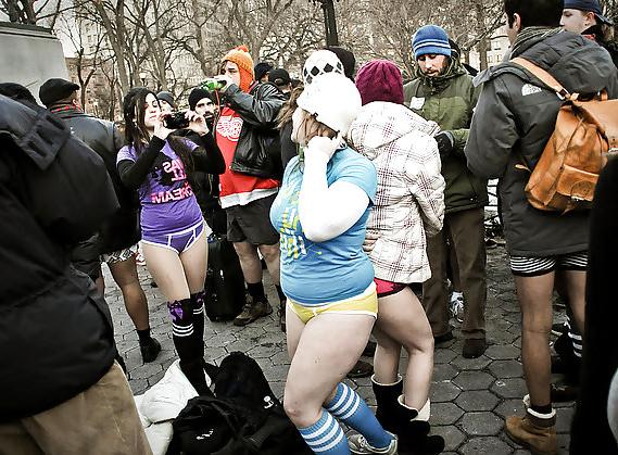 25P Public Panties