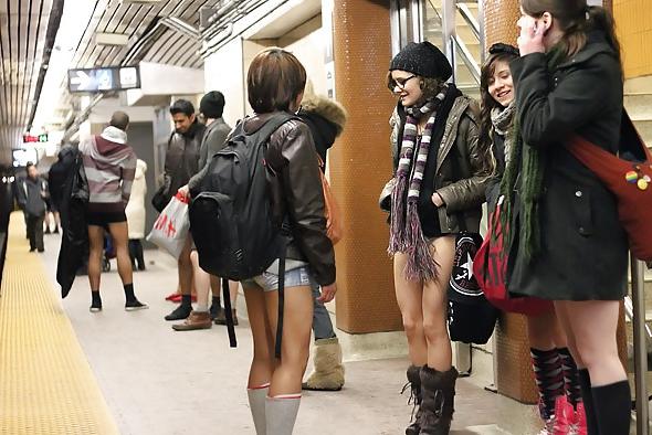 25P Public Panties