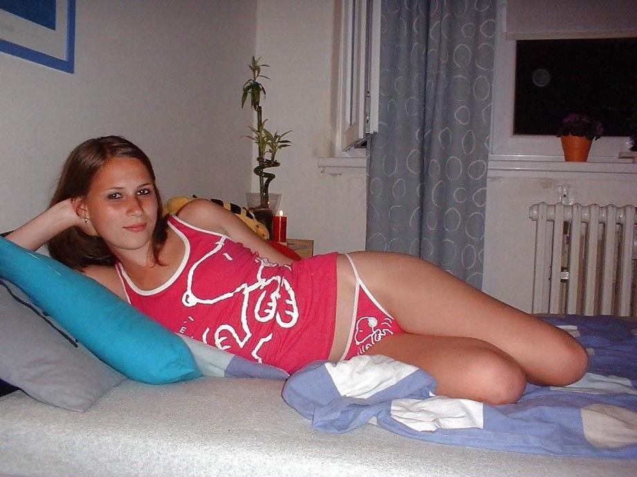 25P Cute young couple fucking