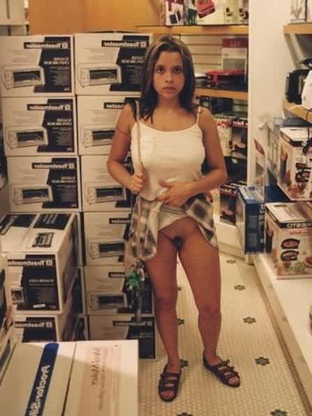 16P Shy Shopper Flashing Tits n Pussy at Big Box Store