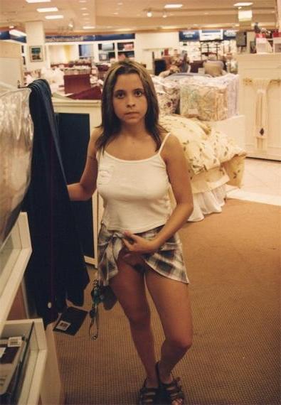 16P Shy Shopper Flashing Tits n Pussy at Big Box Store