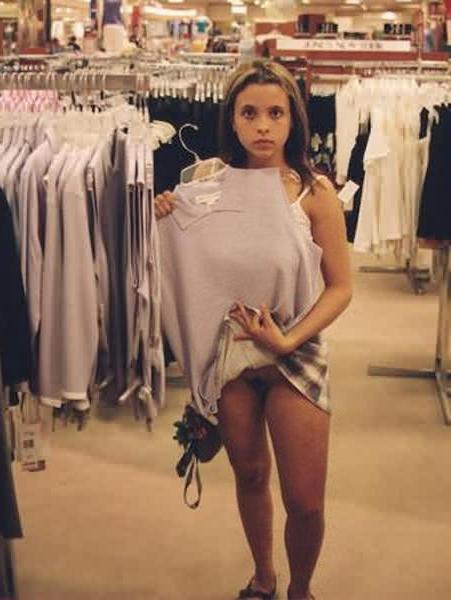 16P Shy Shopper Flashing Tits n Pussy at Big Box Store