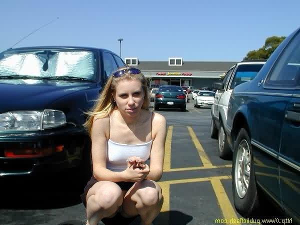 16P Plain Gal Flashes Bald Pussy in Furniture Shop
