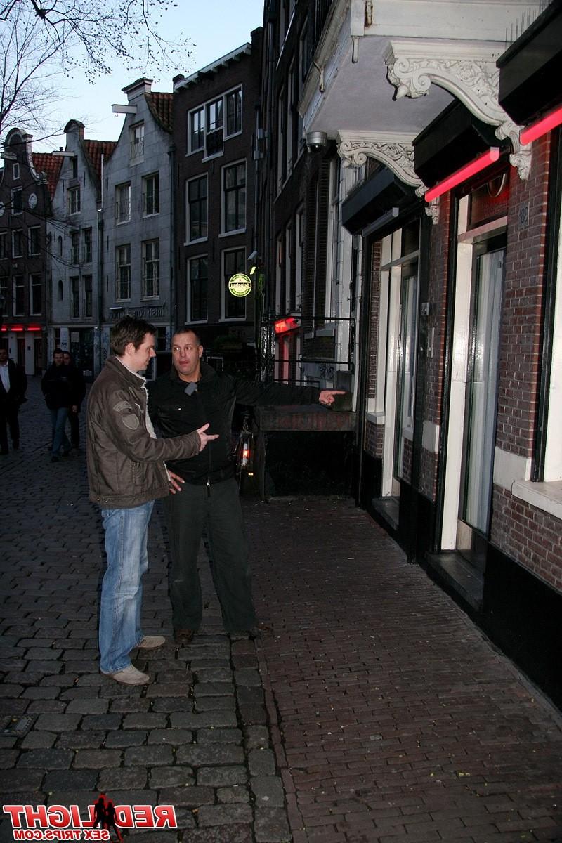 14P Regular guy has booked a redhead window hooker to fuck
