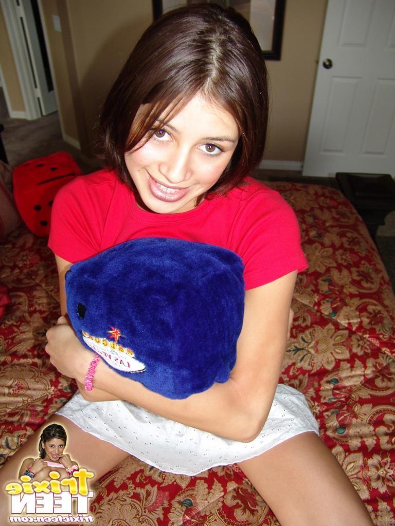 16P A shy brunette teen showing her nice nude boobies