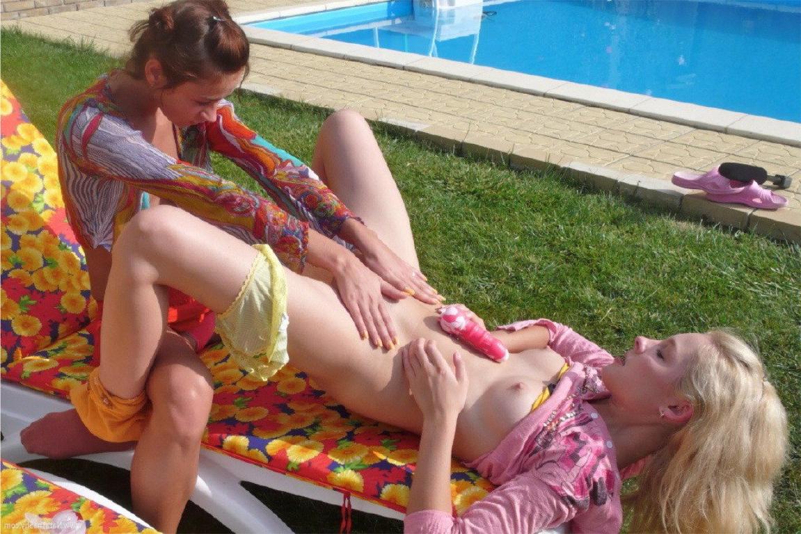 15P Two lesbian teens in exciting outdoor lesbian action