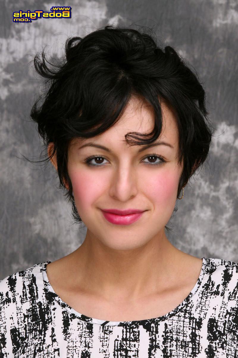 16P Short hair shemale nude
