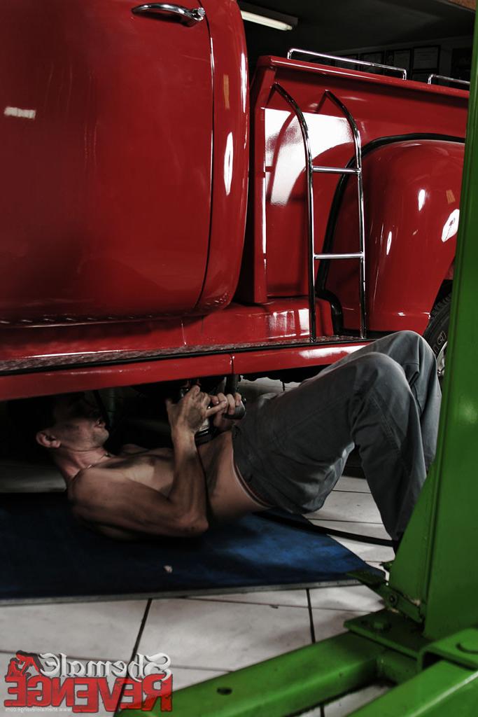15P Shemale domme gets revenge on her mechanic