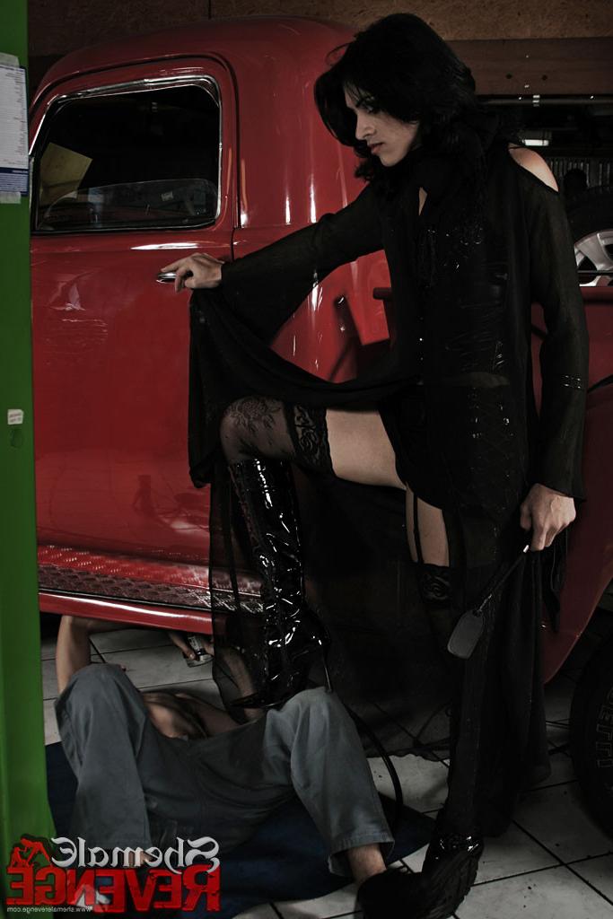 15P Shemale domme gets revenge on her mechanic