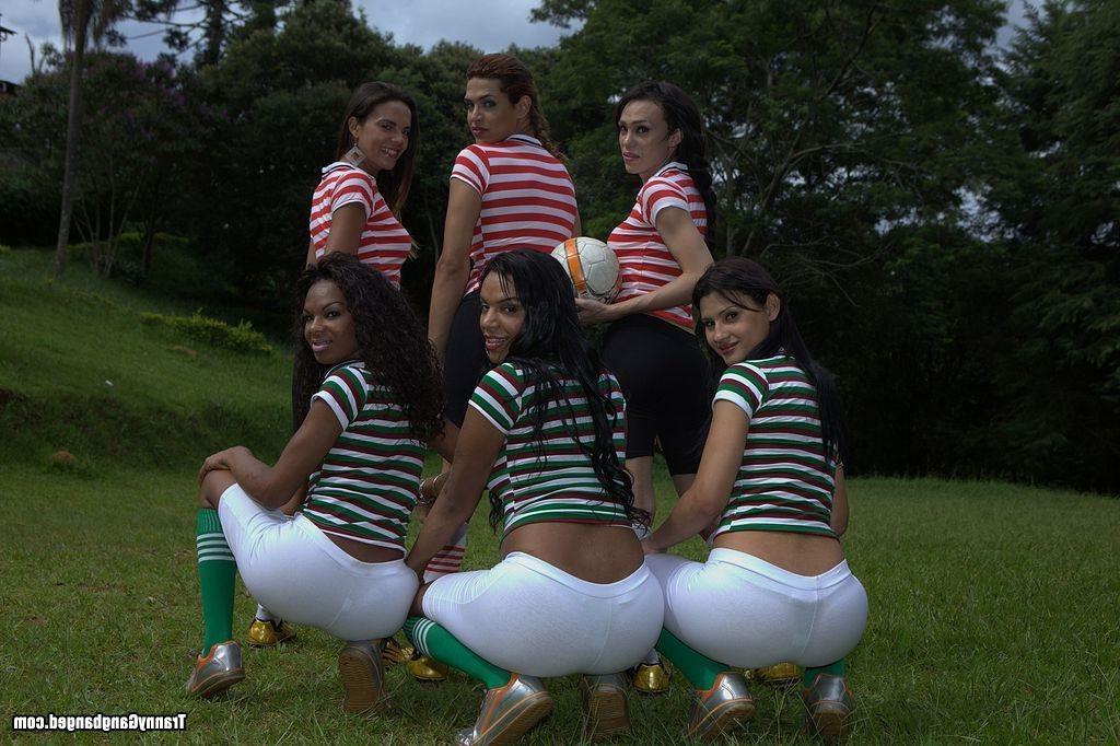15P Horny shemales group fucking a lucky dude