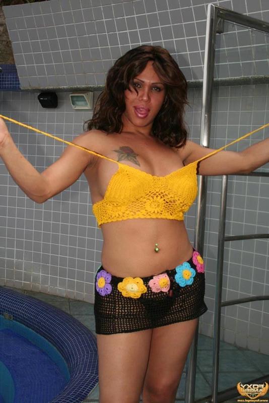 15P Tranny Boning a guy Poolside