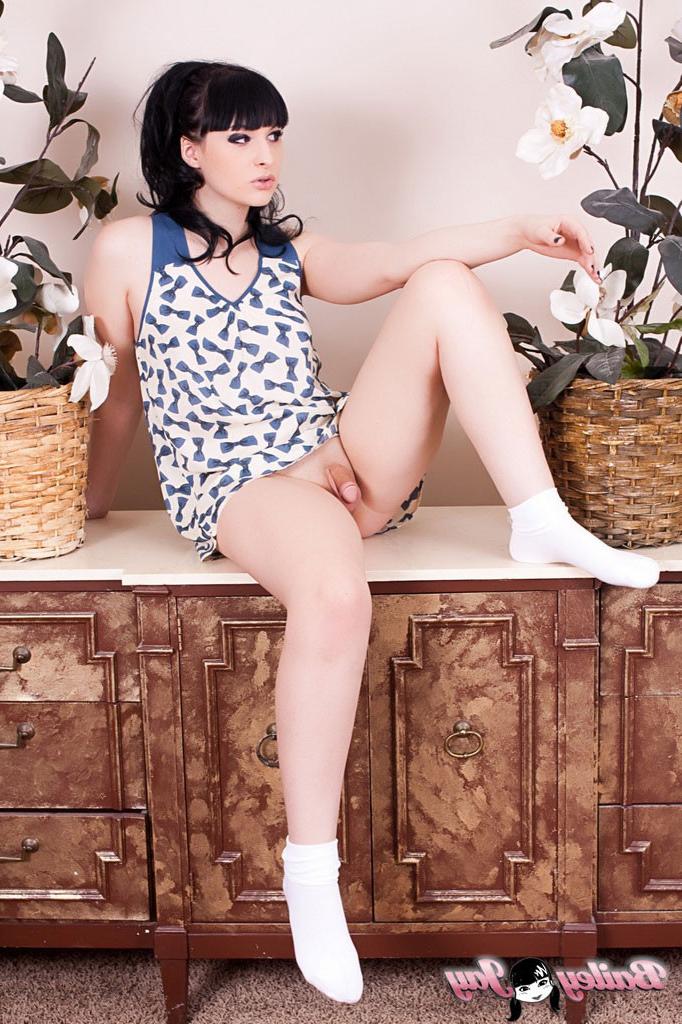 12P Incredible Bailey Jay posing her perfect body in a confy top