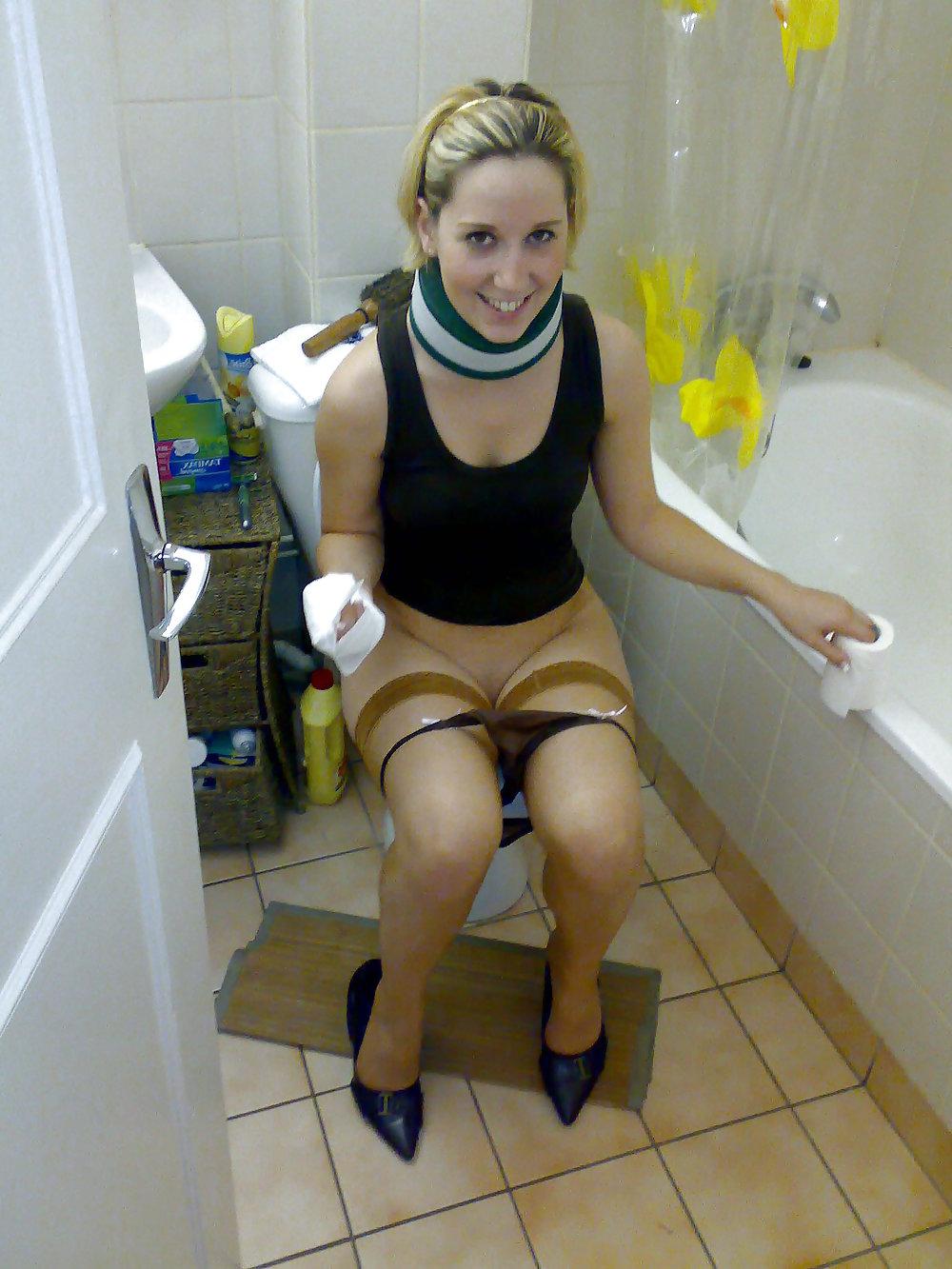 10P Naked and nude teens in toilets horny!