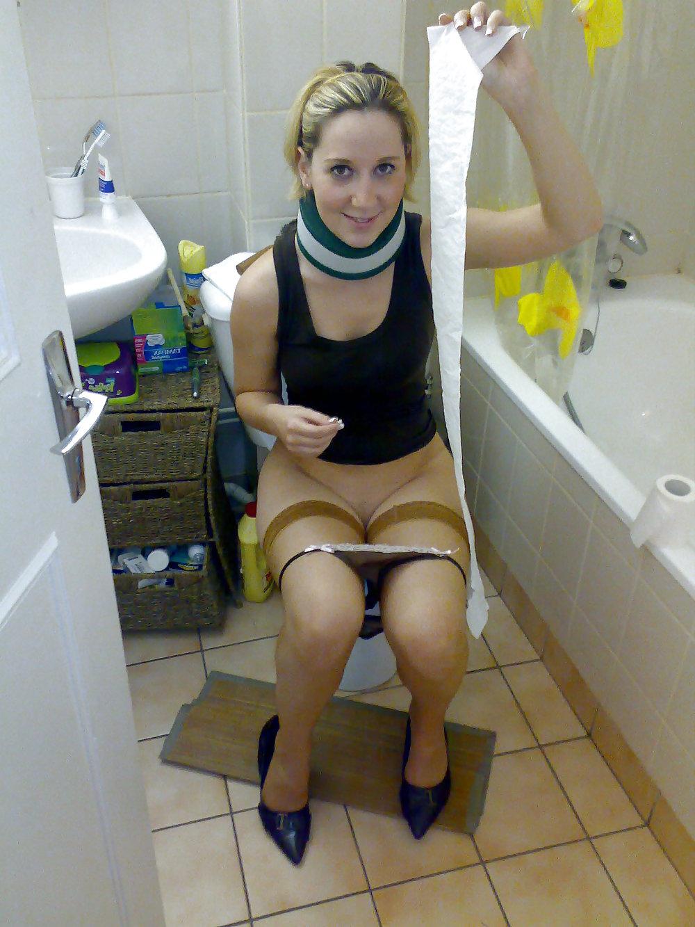 10P Naked and nude teens in toilets horny!