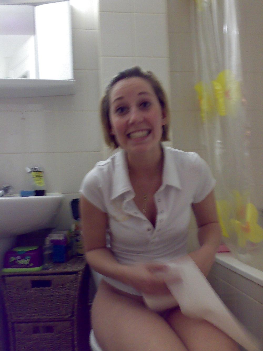 10P Naked and nude teens in toilets horny!