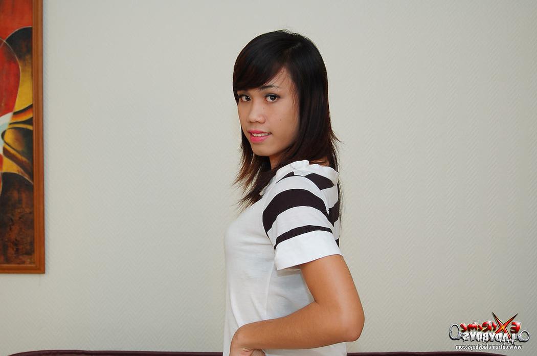 15P Ladyboy hooker being the fucktoy of a lucky tourist