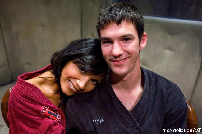 15P Yasmine Lee giving a guy his first shemale experience