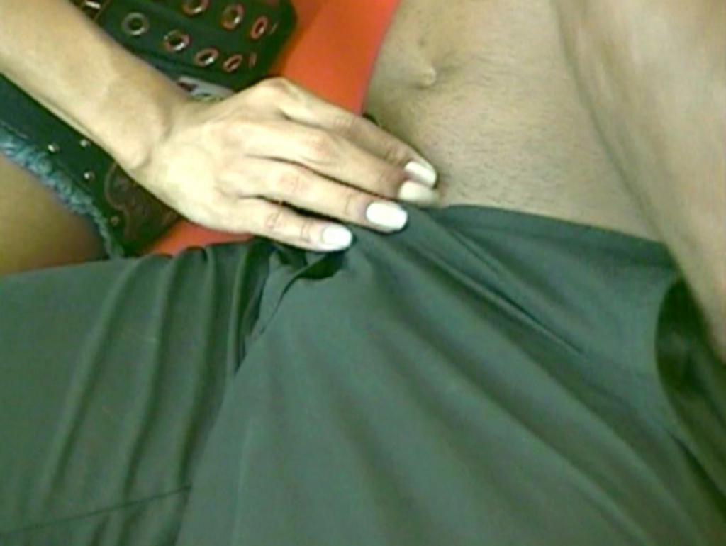 16P Dark shemale babe is having hard sex with a guy