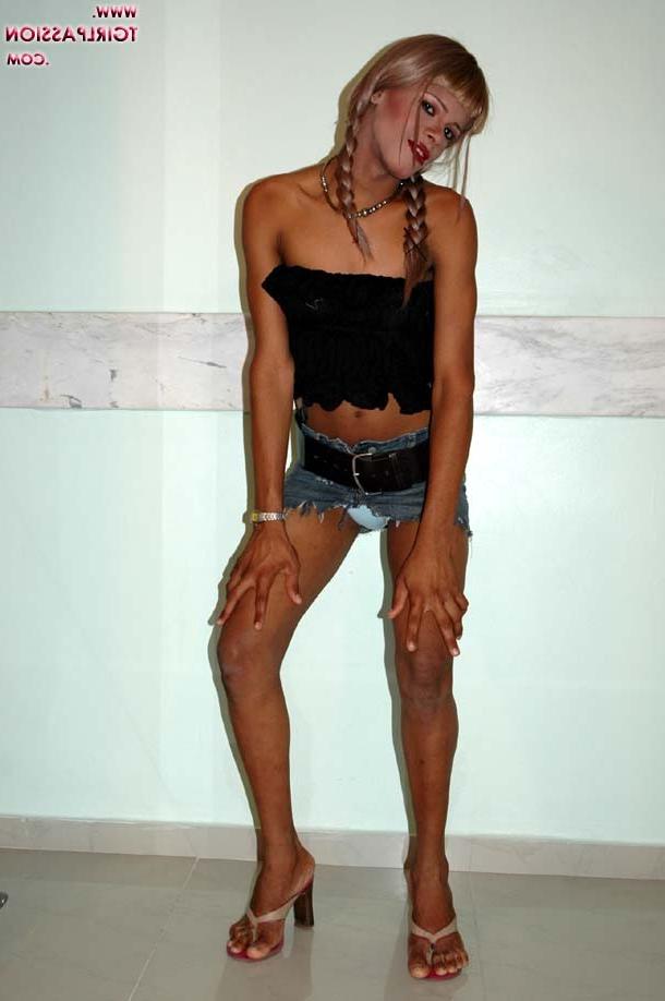 18P Dominican shemale stroking her huge black love toy