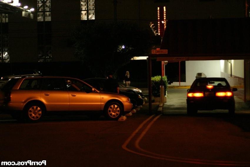16P blonde chick kissing with her bf in the car park